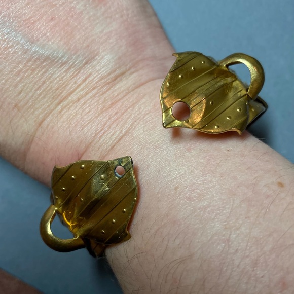 Vintage 1930s metal bow clasp bracelet bangle - Picture 7 of 7